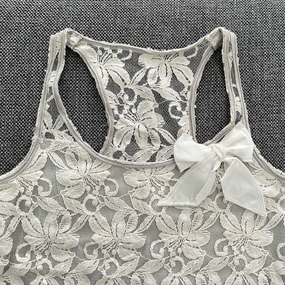Hollister Women’s Lace Bow Racerback Top (Size M) - Picture 3 of 8